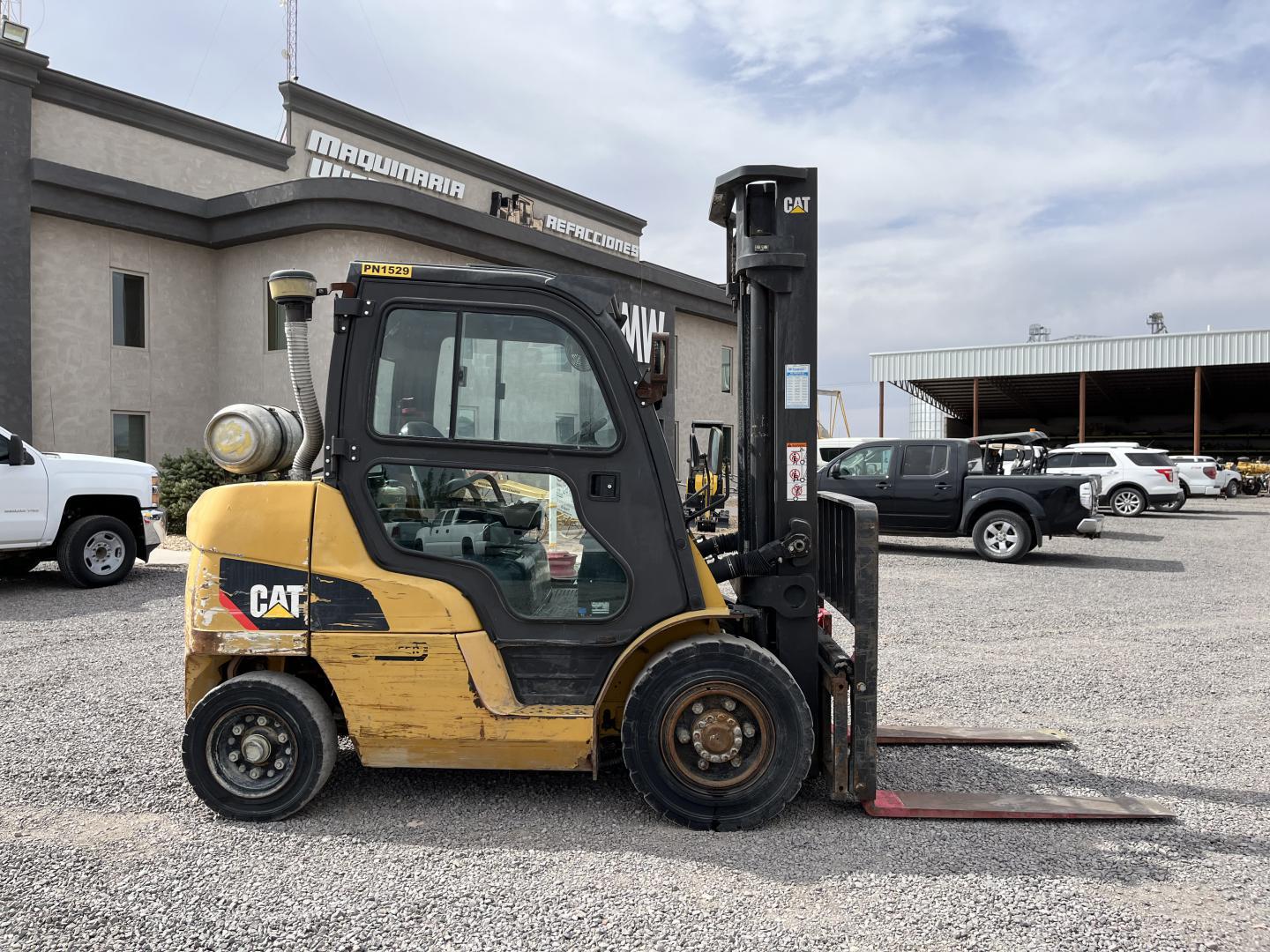 ./imagenes/INVOICE/2019/17987/MONTACARGAS CATERPILLAR GP40N1 (2).JPG